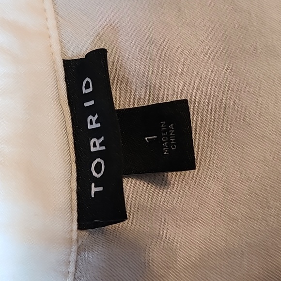 Torrid Hombre Tiered Ruffle Blouse - Picture 7 of 11